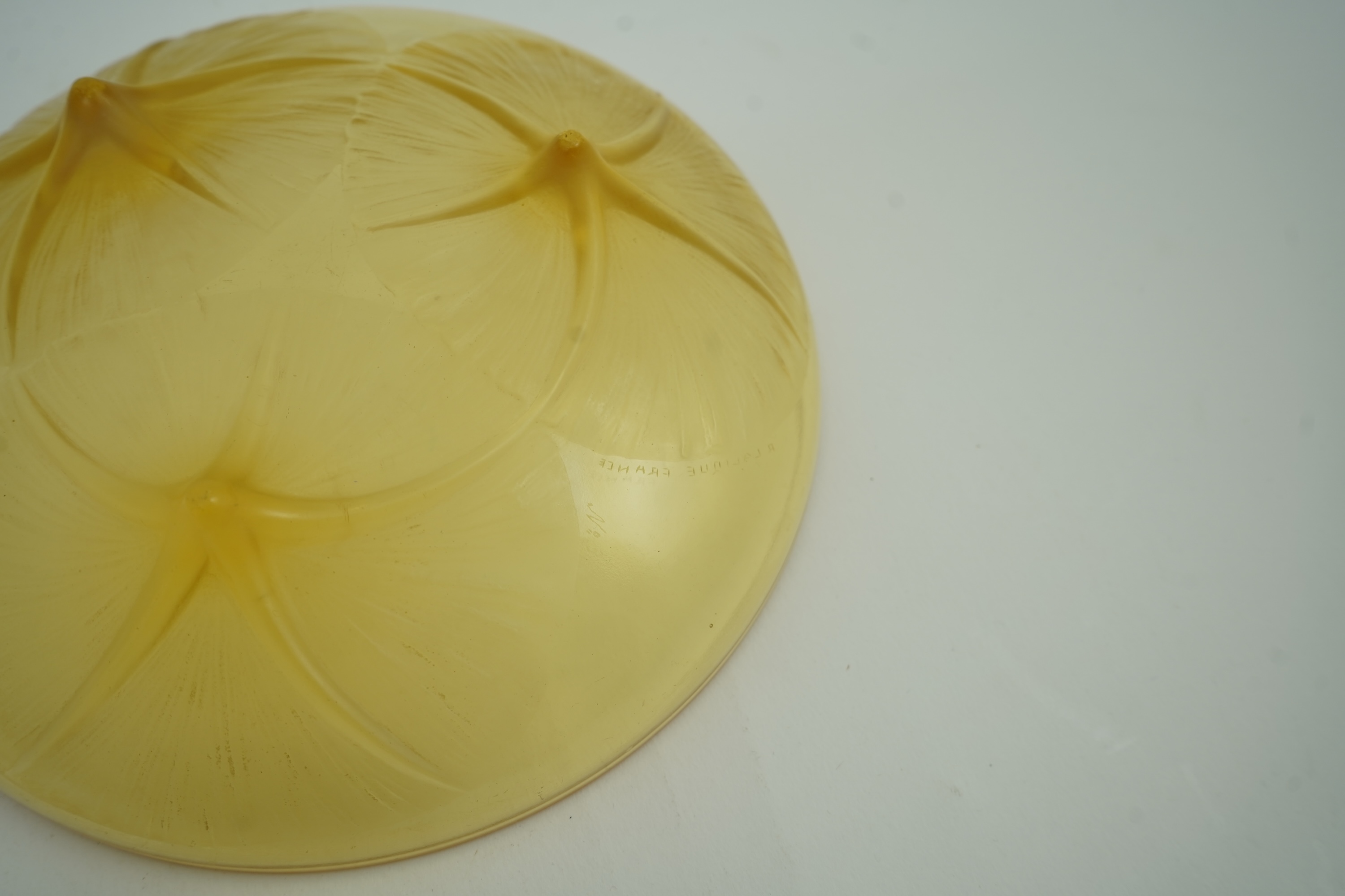 René Lalique: A 'Volubilis' amber glass footed dish